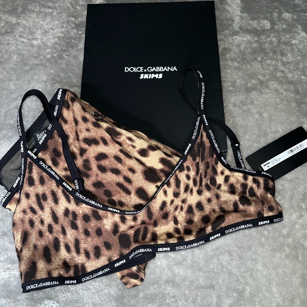 Leopard Print Bra and Leggings Set - Picture 2 of 3